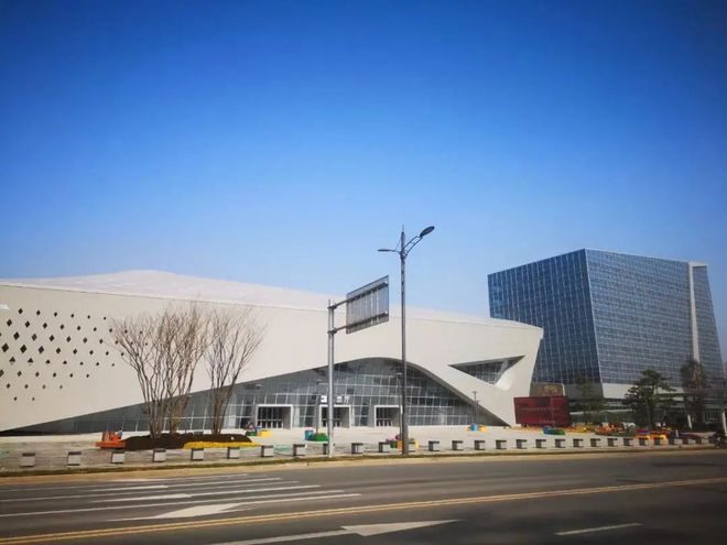 仪征综合客运枢纽站房外景